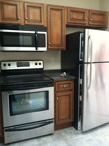 42 Church Street 19, Rockland, MA 02370