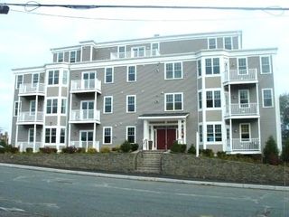 42 Church Street 19, Rockland, MA 02370