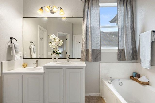 208 Settlers Valley DR, Pflugerville, TX 78660