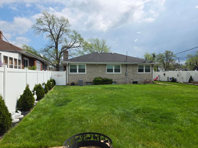 950 Lincoln Street, Hobart, IN 46342