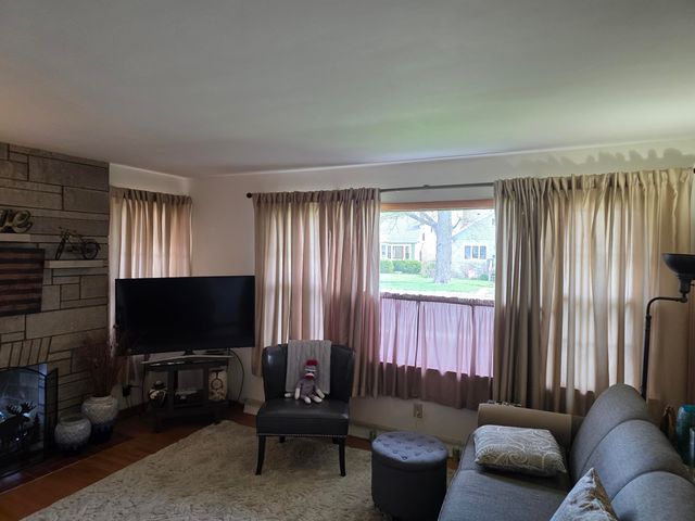 950 Lincoln Street, Hobart, IN 46342
