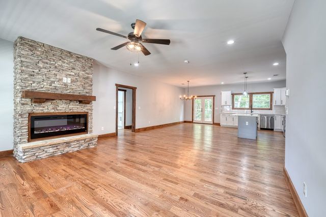 189 Fountain Oaks Drive, Blairsville, GA 30512