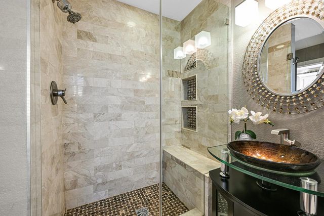 616 Kopmeier DRIVE, Pewaukee, WI 53072