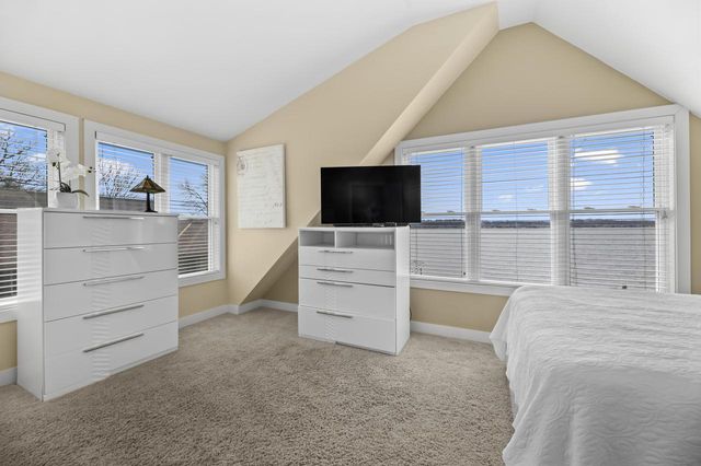 616 Kopmeier DRIVE, Pewaukee, WI 53072