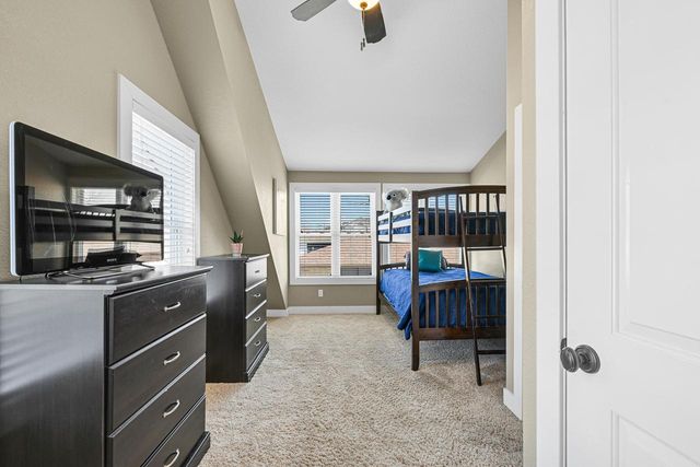 616 Kopmeier DRIVE, Pewaukee, WI 53072