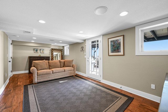 616 Kopmeier DRIVE, Pewaukee, WI 53072