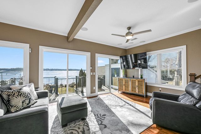 616 Kopmeier DRIVE, Pewaukee, WI 53072