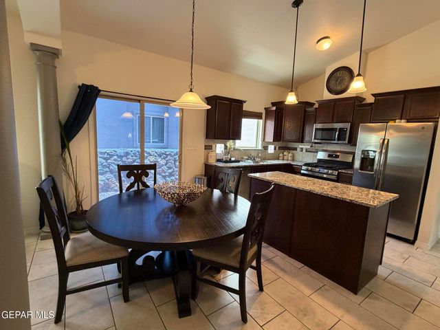 14816 TIERRA ESCAPE Avenue, El Paso, TX 79938