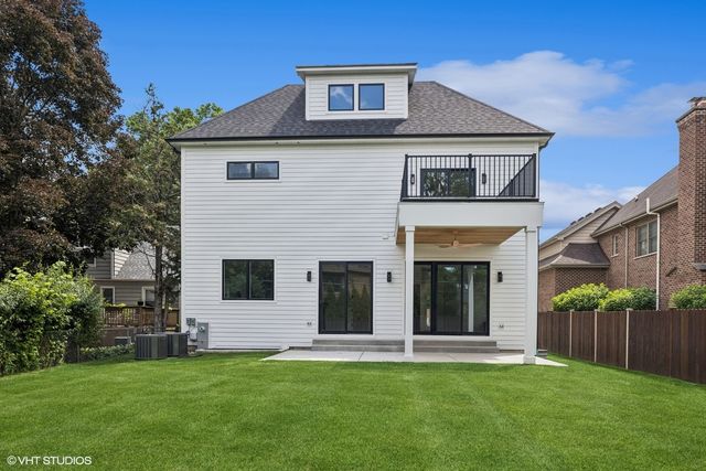 936 S Mitchell Avenue, Elmhurst, IL 60126