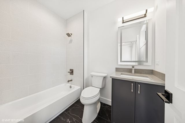 936 S Mitchell Avenue, Elmhurst, IL 60126