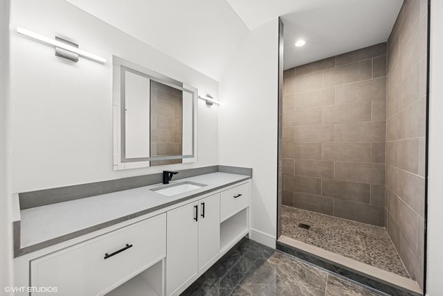 936 S Mitchell Avenue, Elmhurst, IL 60126