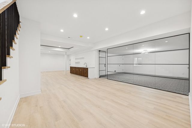 936 S Mitchell Avenue, Elmhurst, IL 60126