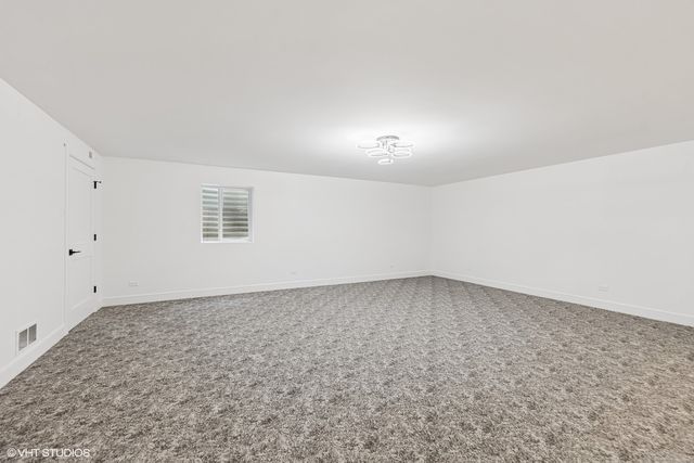 936 S Mitchell Avenue, Elmhurst, IL 60126