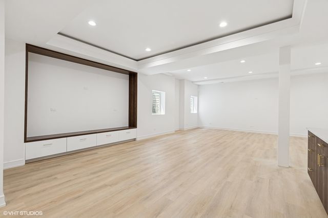 936 S Mitchell Avenue, Elmhurst, IL 60126