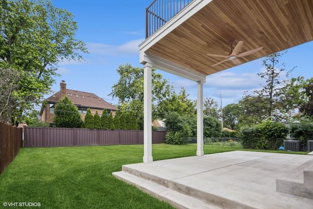 936 S Mitchell Avenue, Elmhurst, IL 60126