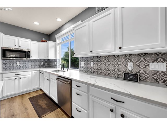 8805 Ne 179TH St, Battle Ground, WA 98604