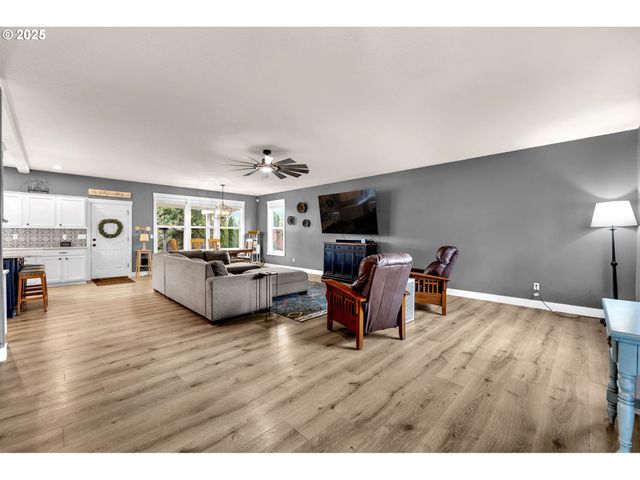 8805 Ne 179TH St, Battle Ground, WA 98604