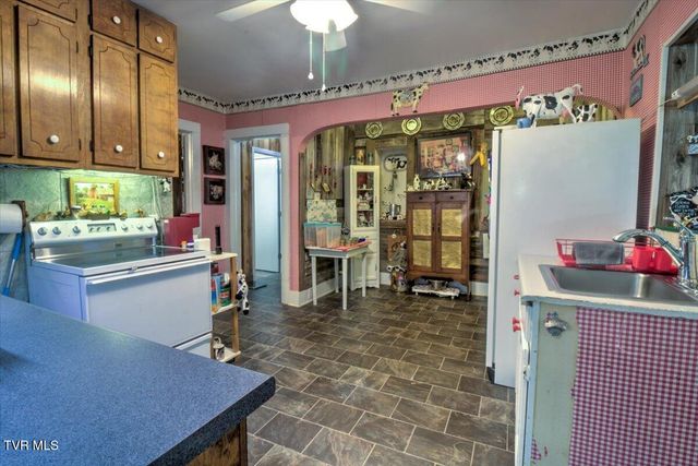 2589 Elizabethton Highway, Johnson City, TN 37601