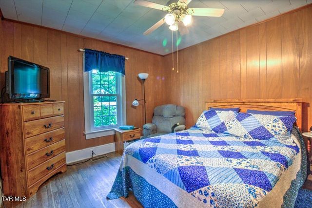 2589 Elizabethton Highway, Johnson City, TN 37601