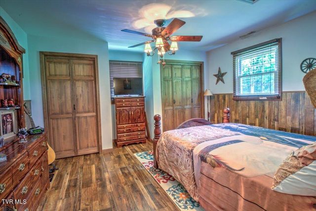 2589 Elizabethton Highway, Johnson City, TN 37601