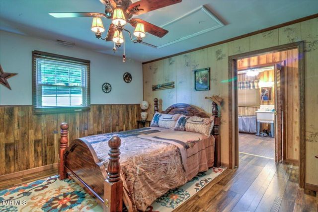 2589 Elizabethton Highway, Johnson City, TN 37601