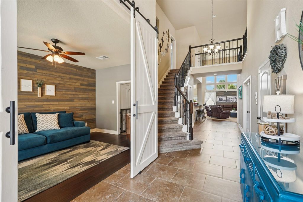 2140 Pioneer PASS, Seguin, TX 78155