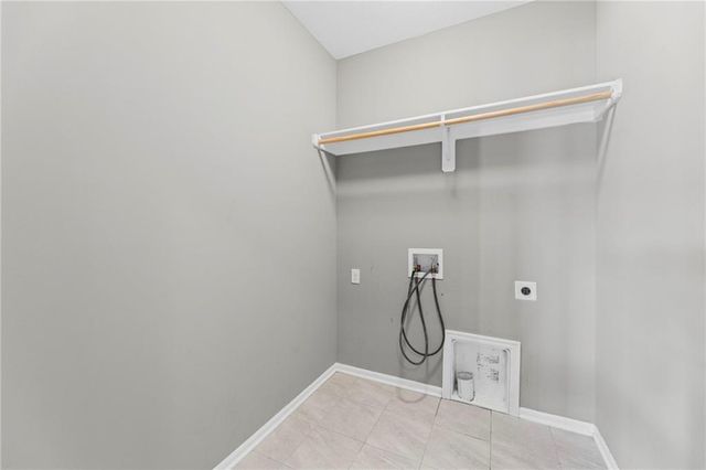 9409 N Ditzler Avenue, Kansas City, MO 64157