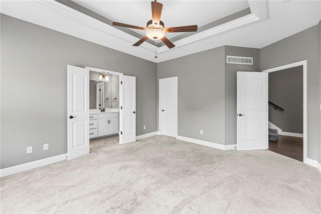 9409 N Ditzler Avenue, Kansas City, MO 64157
