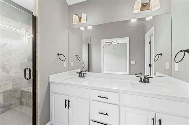 9409 N Ditzler Avenue, Kansas City, MO 64157
