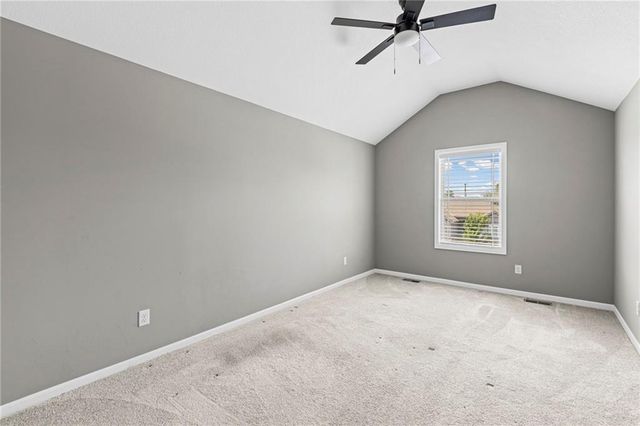 9409 N Ditzler Avenue, Kansas City, MO 64157