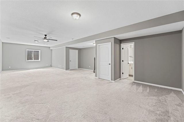 9409 N Ditzler Avenue, Kansas City, MO 64157
