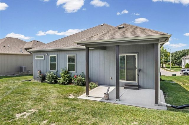 9409 N Ditzler Avenue, Kansas City, MO 64157