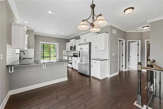 9409 N Ditzler Avenue, Kansas City, MO 64157