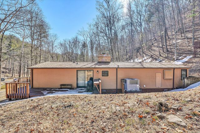 625 Miller Cove RD, Catawba, VA 24070