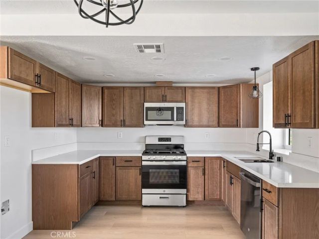 16548 Quinnault, Apple Valley, CA 92307