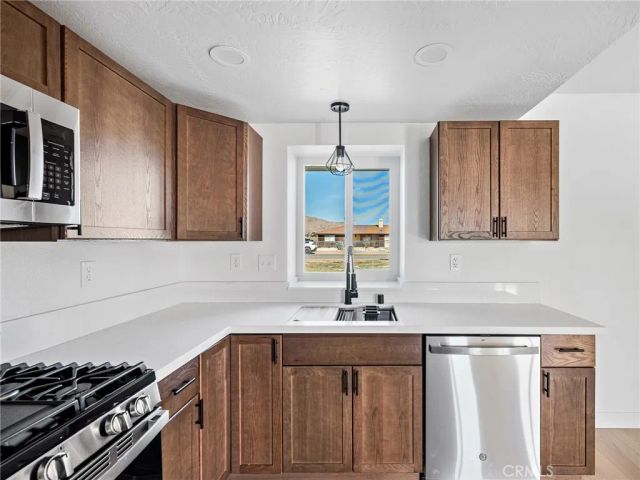 16548 Quinnault, Apple Valley, CA 92307