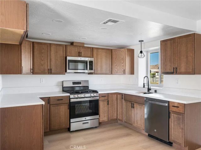 16548 Quinnault, Apple Valley, CA 92307