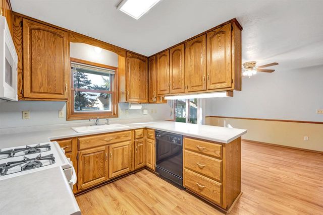 1233 DREWS DRIVE, De Pere, WI 54115