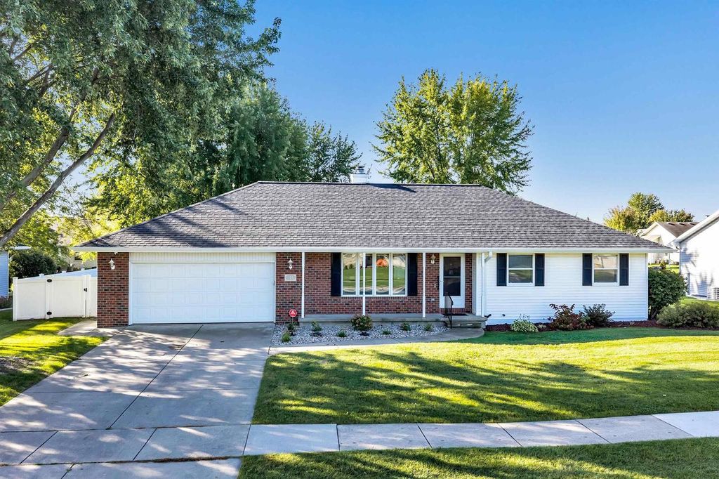 1233 DREWS DRIVE, De Pere, WI 54115