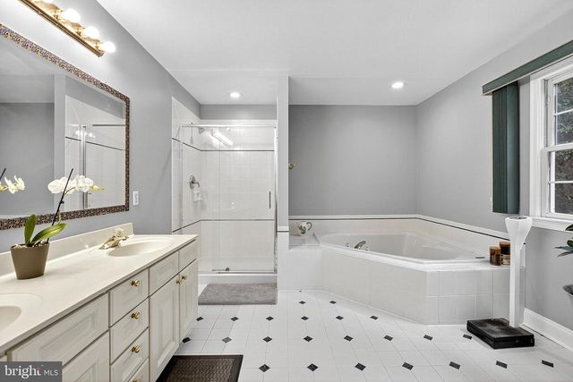 11 MORGAN LN, Media, PA 19063