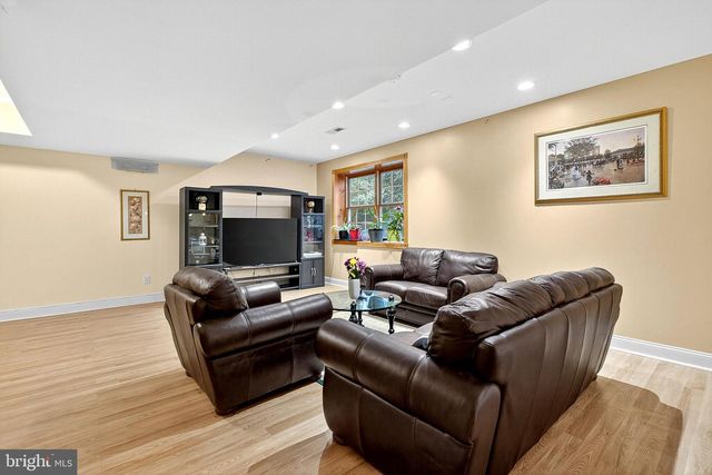 11 MORGAN LN, Media, PA 19063