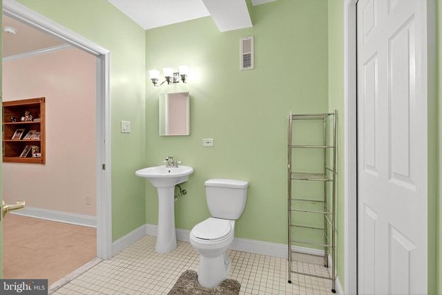 11 MORGAN LN, Media, PA 19063