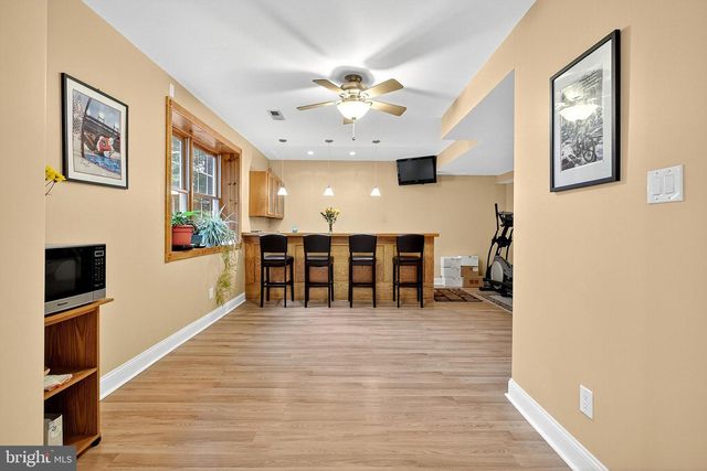 11 MORGAN LN, Media, PA 19063