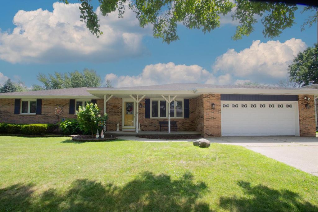 869 Briar COURT, Watertown, WI 53094