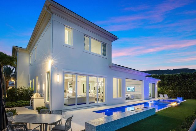 148 Thatch Palm Cove, Boca Raton, FL 33432