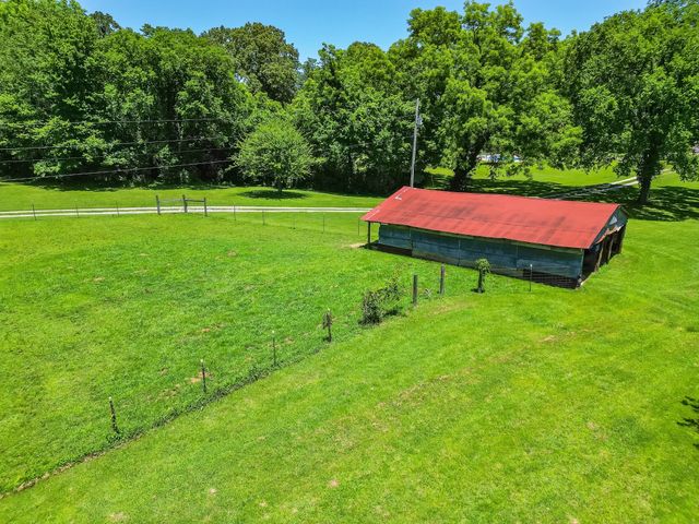 480 Friendship Rd, Medina, TN 38355