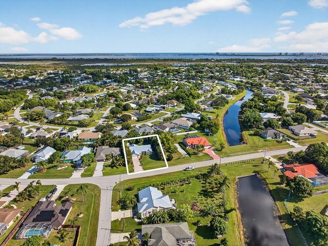 1785 SE Berkshire Boulevard, Port St Lucie, FL 34952