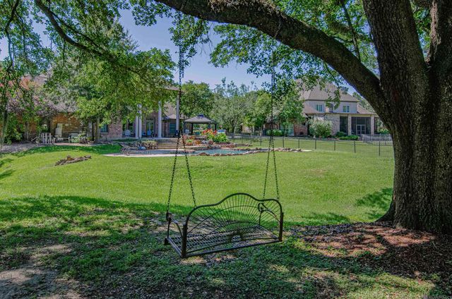 18867 Bienville Ct, Prairieville, LA 70769