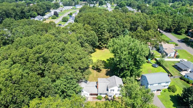 26 Roberts Street, Windsor Locks, CT 06096