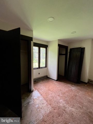 93 JACOBS CREEK RD, Ewing, NJ 08628